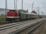 Fahrzeugtausch,am 11.Mai 2013,in Bergen/Rgen.Whrend die 112 565 und 118 770 an den Bahnsteig fuhren,fuhr im Hintergrund,nach dem umstellen der Weiche,der LVT bis zum nchsten Wechsel auf ein