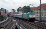 186 130 bespannte am 14.07.12 den D 1248. Fotografiert vom S-Bahnhof Alexanderplatz aus.