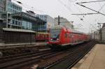 Hier ein RE1 (RE18170) von Frankfurt(Oder) nach Brandenburg Hbf., bei der Einfahrt am 16.11.2013 in Berlin Friedrichstraße.