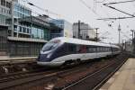 Hier 605 006-6 als ICE380 von Berlin Ostbahnhof nach Fredericia st mit 605 018-1  Jever  als ICE35 von Berlin Ostbahnhof nach København H, bei der Durchfahrt am 28.6.2014 durch Berlin Friedrichstraße, in Richtung Berlin Hbf. 