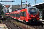 Hier 442 334-9 und 442 136-8 als RB14 (RB18920)  Airport-Express  von Berlin Schönefeld Flughafen nach Nauen, bei der Ausfahrt am 30.6.2015 aus Berlin Friedrichstraße.