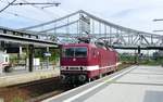 DeltaRail GmbH mit BR '243 650-9', hier während der Einfahrt in den Bahnhof von Berlin -Gesundbrunnen,  mit Swinemünder Brücke im Oktober 2020.