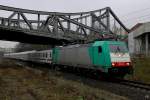 186 241-6 kommt am verregneten 12.12.2009 mit dem EC 46 aus Warschau in Berlin-Gesundbrunnen an.