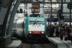 Warschau Express mit 186 135-0 bei der Einfahrt auf Gleis 11 im Berliner Hauptbahnhof