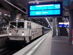  BR 109-2 mit EN210 BEREIT ZUR ABFAHRT AM 29,10 IN BERLIN Hauptbahnhof um 4Uhr24
