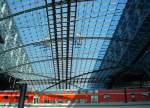 Impressionen Berlin Hauptbahnhof: Regionalbahn Richtung Westen.