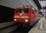 Hier 120 137-5 mit EC175 von Hamburg-Altona nach Budapest-Keleti pu, dieser Zug stand am 30.1.2012 in Berlin Hbf.(tief).