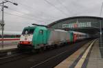 Hier 186 130-1 mit D1248 von Saratov 1 P nach Berlin Zoologischer Garten, bei der Ausfahrt am 16.6.2012 aus Berlin Hbf.