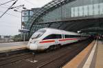 Hier 605 017-2  Kbenhavn  als ICE38 von Kbenhavn H nach Berlin Ostbahnhof mit 605 514-8 als ICE380 von Aarhus H nach Berlin Ostbahnhof, bei der Ausfahrt am 16.6.2012 aus Berlin Hbf.