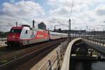 Hier 101 109-7 mit IC146 von Berlin Ostbahnhof nach Schiphol Airport, bei der Einfahrt am 4.7.2012 in Berlin Hbf.