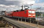 Hier 143 556-9 mit einem RE7 (RE18264) von Berlin Zoologischer Garten nach Wünsdorf-Waldstadt, bei der Ausfahrt am 3.10.2012 aus Berlin Hbf.