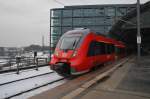 Hier 442 326-5 und 442 635-9 als RE7 (RE18716) von Bad Belzig nach Wünsdorf-Waldstadt, bei der Ausfahrt am 15.12.2012 aus Berlin Hbf.