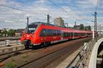 Hier 442 821-5 als RE7 (RE18723) von Berlin Friedrichstr. nach Bad Belzig, bei der Einfahrt am 23.6.2013 in Berlin Hbf. 