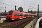 Hier 442 333-1 als RE7 (RE18715) von Wünsdorf-Waldstadt nach Dessau Hbf., bei der Einfahrt am 26.7.2013 in Berlin Hbf.