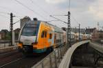 Hier 445 100-1 als RE2 (RE37374) von Wismar nach Cottbus, bei der Ausfahrt am 26.7.2013 aus Berlin Hbf.