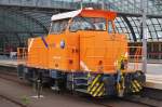 Hier 352 101-0 als Lz, bei der Durchfahrt am 17.8.2013 durch Berlin Hbf., in Richtung Berlin Zoologischer Garten.