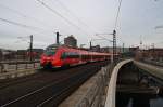 Hier 442 833-0 als RE7 (RE18721) von Wünsdorf-Waldstadt nach Dessau Hbf., bei der Einfahrt am 4.1.2014 in Berlin Hbf.