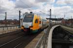 Hier 445 111-8 als RE2 (RE79466) von Wismar nach Cottbus, bei der Ausfahrt am 6.4.2015 aus Berlin Hbf.