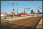 Eine 371 rollt mit dem EuroCity46  Berlin-Warszawa-Express  von Warszawa Wschodnia in den Hauptbahnhof Berlin ein.