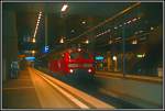 Eine Seltenheit!!! 218 831 rollt auf Gleis 4 des Berliner Hauptbahnhofes ein, um den defekten InterCity 2454  Pommerische Bucht  in die Werkstadt zu bringen.