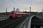 442 825-6 erreicht am 30.10.2016 als RB14 (RB18908)  Airport-Express  von Berlin Schönefeld Flughafen nach Nauen den Berliner Hauptbahnhof.