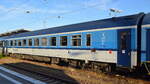 In einem tschechischen Nachtzug befand sich dieser EuroCity Personenwagen 2. Klasse mit der Nr. CZ-CD 61 54 20-71 046-4 Bdpee 231 am 05.10.22 Bahnhof Berlin Lichtenberg.