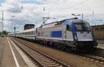 Hier 5 370 006 mit EC45 von Berlin Hbf.(tief) nach Warszawa Wschodnia, bei der Einfahrt am 23.6.2013 in Berlin Lichtenberg.