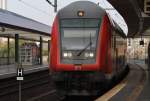 Hier ein RE2 von Rathenow nach Cottbus, bei der Einfahrt am 29.10.2011 in Berlin Ostbahnhof.