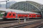 Hier ein RE1 (RE18172) von Frankfurt(Oder) nach Brandenburg Hbf., bei der Ausfahrt am 18.5.2013 aus Berlin Ostbahnhof.