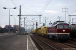 232 223-8 von der DGT mit einem Bauzug in Berlin Schnefeld Flughafen in Richtung Grnauer Kreuz unterwegs.