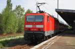 Hier 143 305-1 mit einer RB14 (RB18914) von Berlin Schönefeld Flughafen nach Nauen, diser Zug stand am 30.4.2012 in Berlin Schönefeld Flughafen.