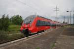 Hier 442 333-1 und 442 140-0 als RB14 (RB18921) von Nauen nach Berlin Schönefeld Flughafen, bei der Einfahrt am 28.6.2013 in Berlin Schönefeld Flughafen.