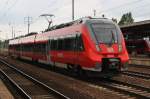 Hier 442 633-4 als Leerzug von Berlin Lichtenberg nach Wnsdorf-Waldstadt, bei der Durchfahrt am 28.6.2013 durch Berlin Schnefeld Flughafen, in Richtung Genshagener Heide.