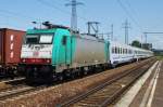 Hier 186 135-0 mit einem BWE-Leerpark, bei der Durchfahrt am 6.7.2013 durch Berlin Schnefeld Flughafen, in Richtung Genshagener Heide.