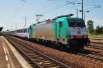 Hier 186 130-1 mit einem BWE-Leerpark, bei der Durchfahrt am 6.7.2013 durch Berlin Schnefeld Flughafen, in Richtung Berlin Grnauer Kreuz.