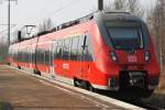 Hier 442 119-4  Potsdam Park Sanssouci  als RB22 (RB28815)  Airport-Express  von Berlin Schönefeld Flughafen nach Potsdam Hbf., bei der Einfahrt am 29.3.2014 in Berlin Schönefeld Flughafen.