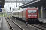 BERLIN, 08.10.2012, 101 053-7 wird am Ende eines Zuges aus dem Bahnhof Südkreuz gezogen