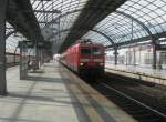 Hier 143 617-9 mit einer RB13 von Wustermark nach Berlin Hbf., bei der Einfahrt am 1.4.2010 in Berlin Spandau.