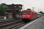 Hier 101 083-4 mit IC2432 von Cottbus nach Norddeich Mole, bei der Einfahrt am 1.5.2014 in Berlin Wannsee.