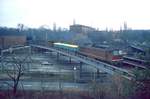 130 007 zweigt am Bahnhof Westkreuz von Witzleben (Berliner Stadtring) kommend in den Rbf. Grunewald ab, 30.03.1985.