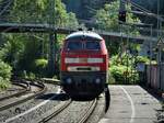 DIESELLOK 218 191-5 DER MZE IM BAHNHOF BETZDORF  Die 218 der privaten Westerwälder MZE muss vorm Ausfahrsignal im Bahnhof BETZDORF/SIEG warten.....7.6.2021