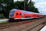 DBpzfa mit 182 002 als RE 3116 (RE1) von Frankfurt (Oder) nach Magdeburg Hbf durchfährt den Bahnhof Biederitz.