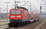 143 146 schiebt am 17.02.13 einen RE von Magdeburg nach Leipzig aus Bitterfeld heraus.