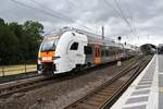 462 142-1 verlässt am 21.06.2021 als RE5 (RE28511)  Rhein-Express  von Wesel nach Koblenz Hauptbahnhof den Bonner Hauptbahnhof.