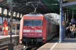 101 132-9 Schiebelok fr EC im Hbf Bonn - 07.03.2010