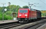 185 318-3 mit gemischtem Gterzug bei der Durchfahrt Bf Bonn-Oberkassel - 08.10.2010