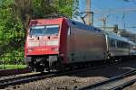 101 028-9 bei der Ausfahrt vom Hbf Bonn in Richtung Koblenz - 08.04.2011