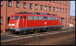 110320 wartet hier am 10.1.1999 im HBF Braunschweig auf ihren nächsten Einsatz.