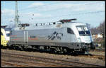 HUPAC Taurus ES64U2-901 wartet am 24.3.2002 im Gleisvorfeld des HBF Bremerhaven auf den nächsten Einsatz.