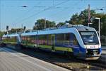 Zwei Diesel Triebzüge der BR 648 des evb, kommen aus Richtung Cuxhaven in den Bahnhof von Bremerhaven eingefahren.